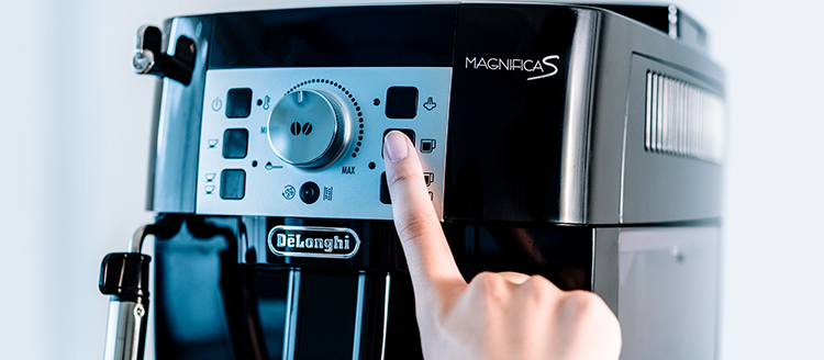 デロンギ マグニフィカS コンパクト全自動コーヒーマシン ECAM22112W